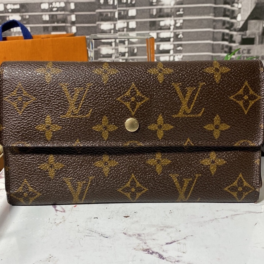 Louis Vuitton Monogram Porte-Tresor Wallet on Chain Pre-Owned 100% Authentic - Picture 6 of 15